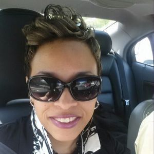 Meet your Posher, Latanya